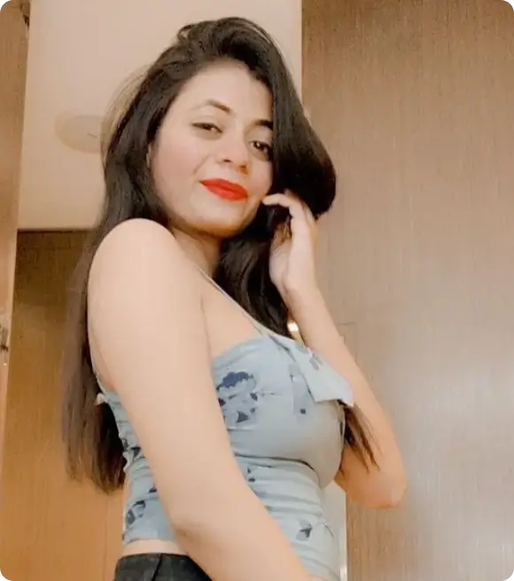 Modern independent woman in Kolkata