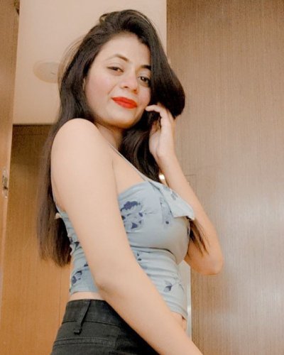 Woman attending a social event in Kolkata